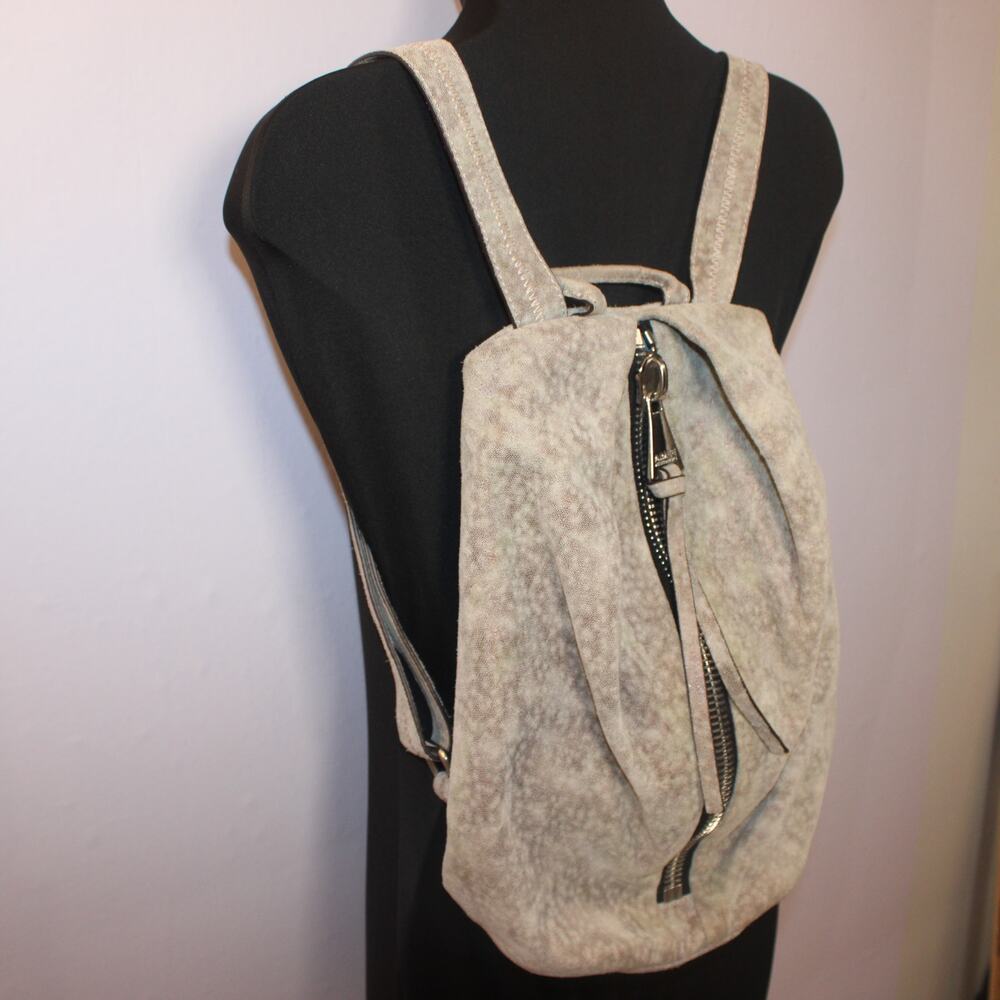 Aimee Kestenberg Gray Convertible Backpack Purse Travel Bag Women’s‎ - Picture 8 of 12